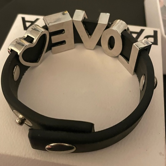 One of a kind Pandora LOVE bracelet - Picture 3 of 6